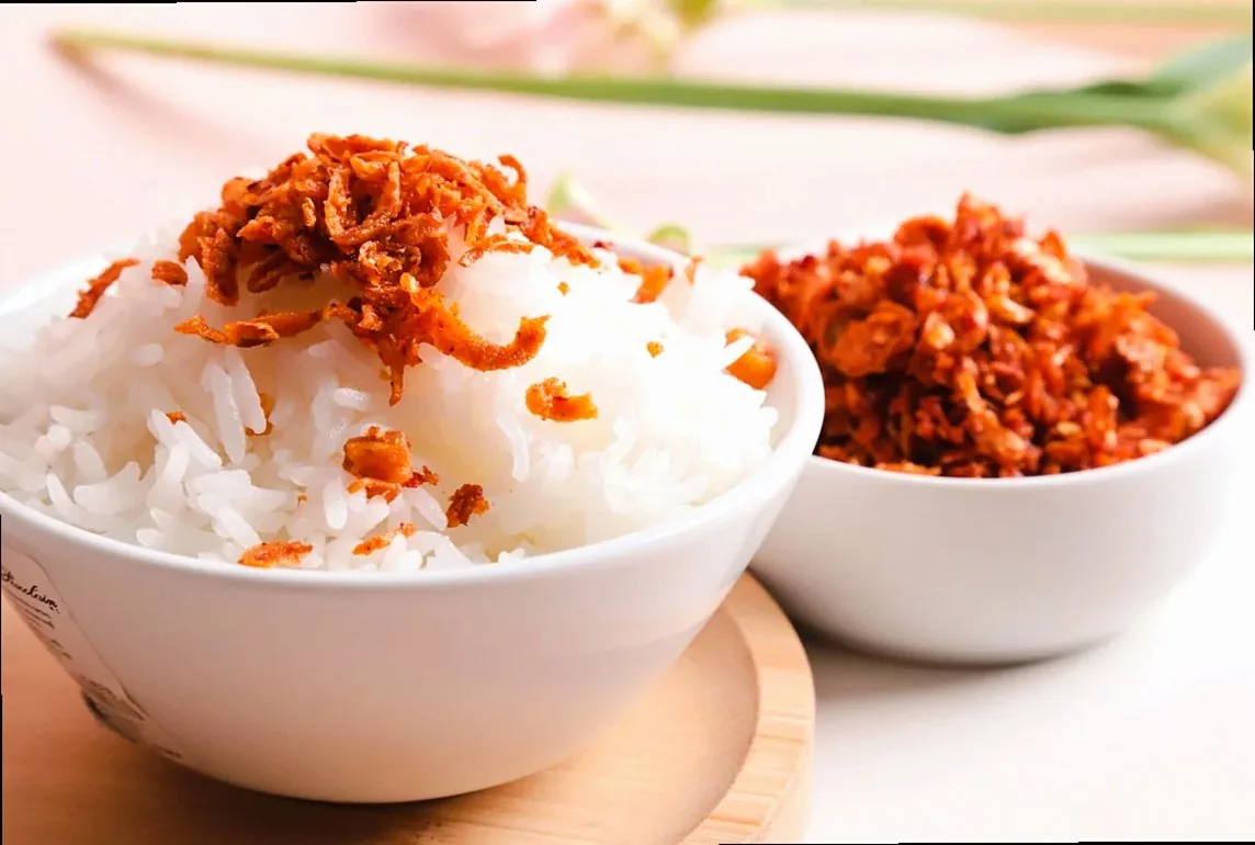 Rice bowls with pickles, a food sample